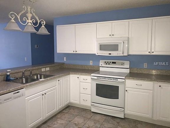 2nd image of 1532 Lozano Ave