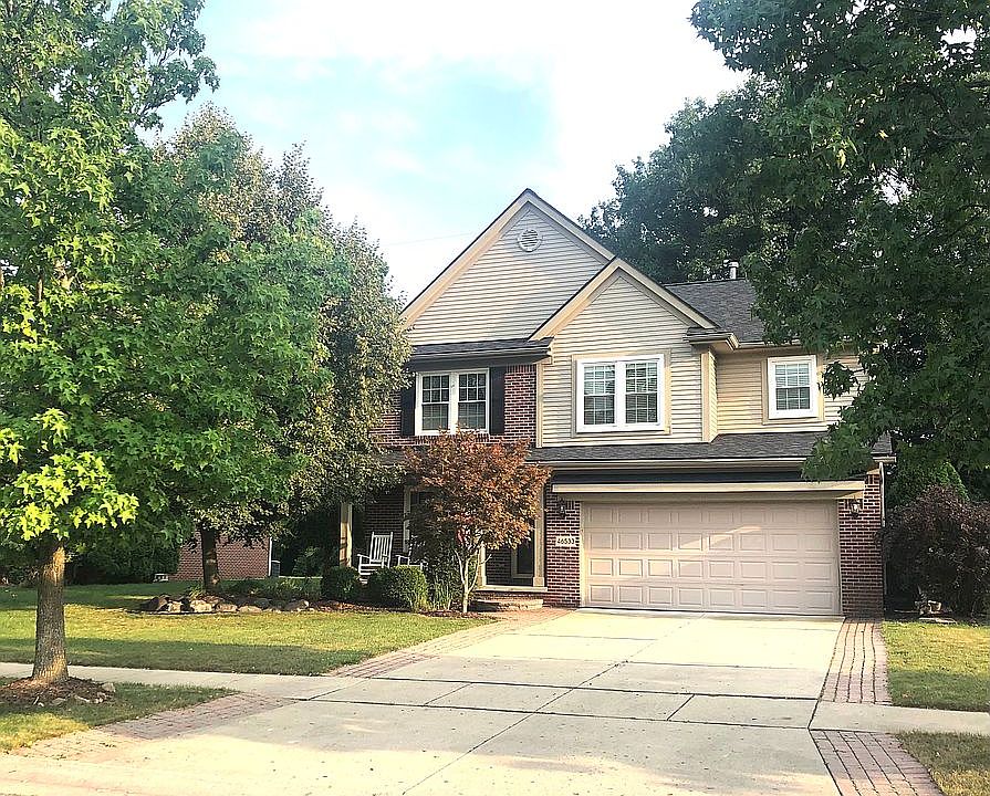 1st image of 46533 Woodside Dr #30