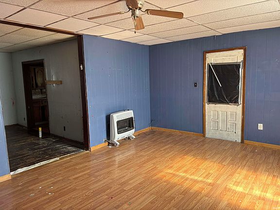 4th image of 113 E Main St