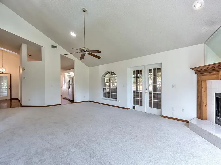 280 Braeburn Cir — Photo 6