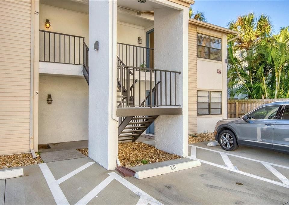 1st image of 3102 W HORATIO STREET #26