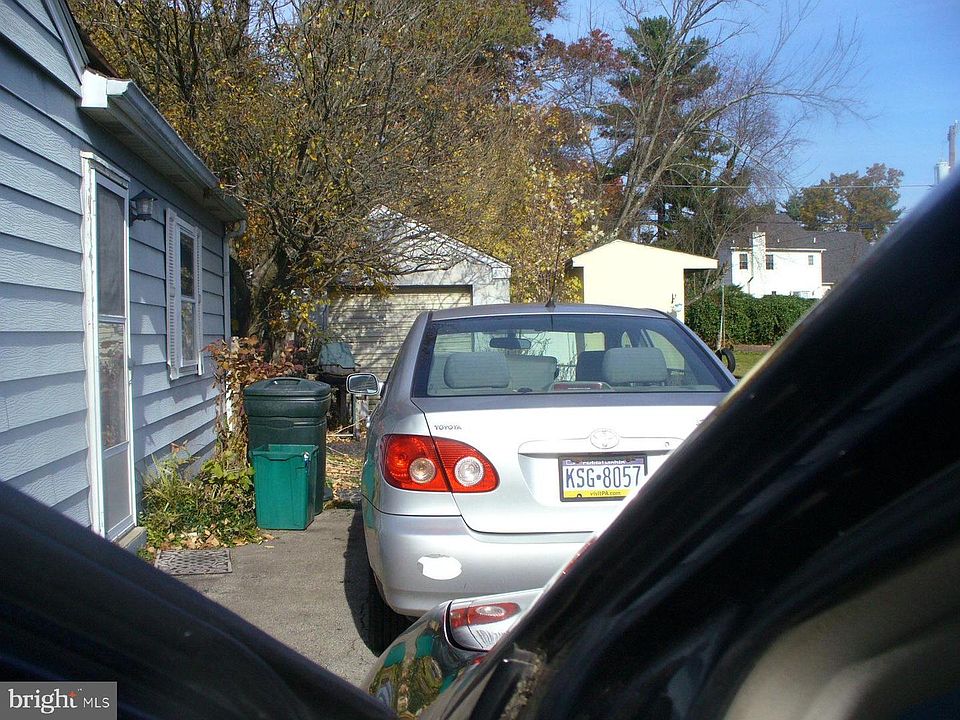 2nd image of 1321 Park Ave
