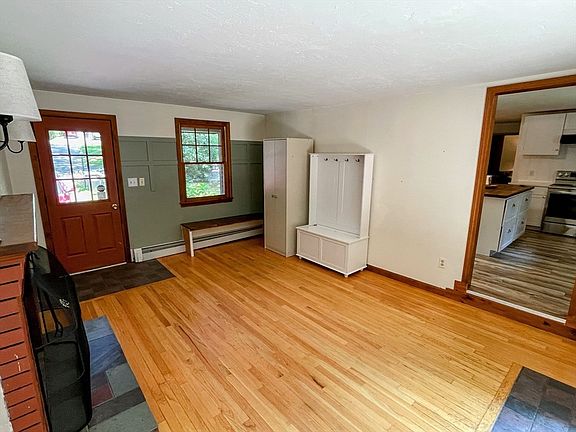 5th image of 171 Yew St