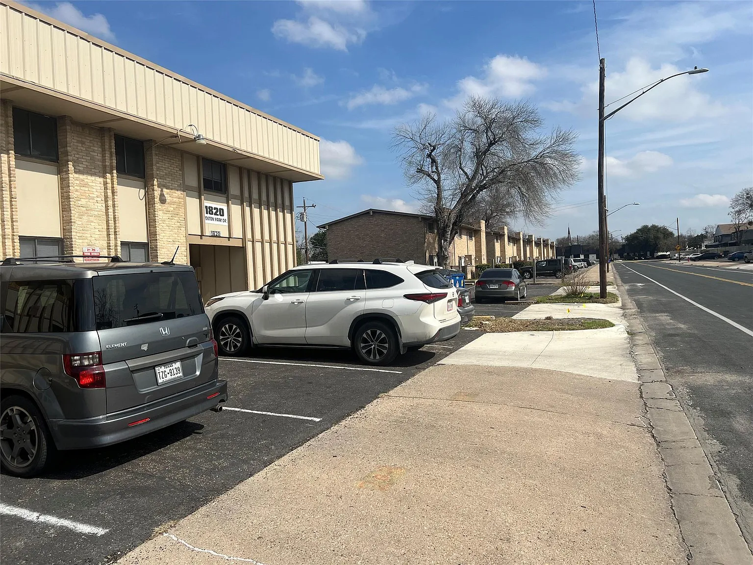 1 bed, 1.0 bath, 600 sqft, $1,125 — Photo 3