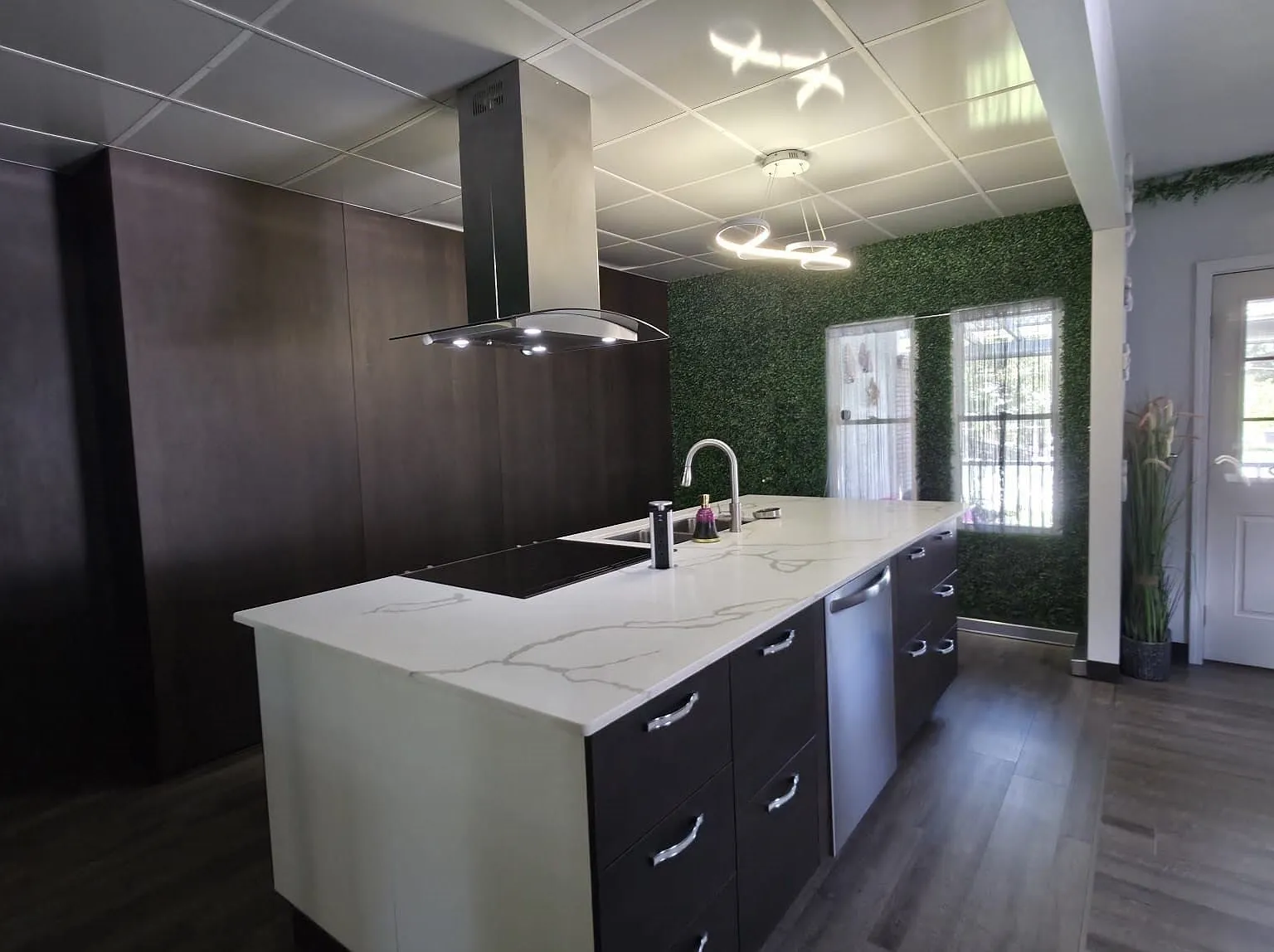 3 bed, 1.5 bath, 1426 sqft, $2,000 — Photo 3