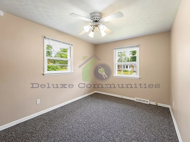 1244 Katrina Dr SE — Photo 27