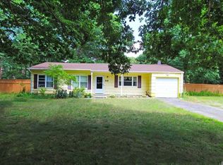 31B N Weeks Ave, Manorville, NY 11949