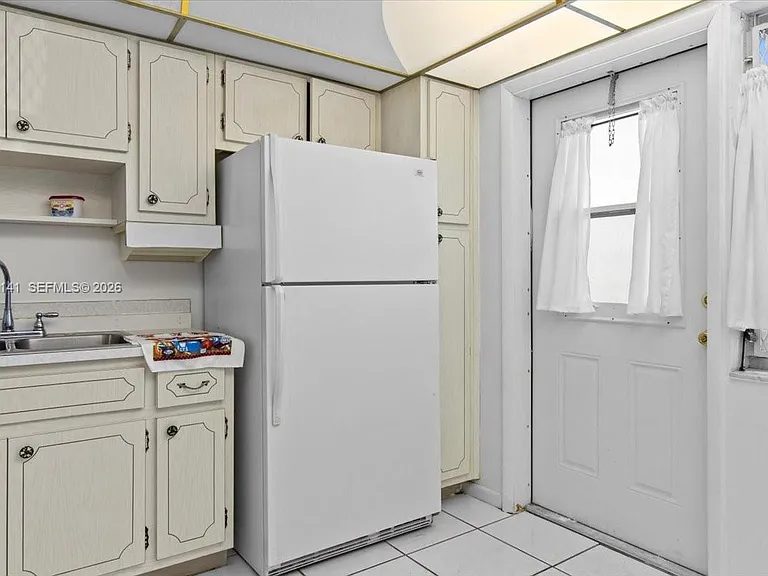 2200 Park Ln #109 — Photo 10