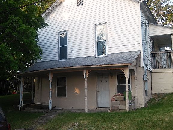 2nd image of 1002 Thornburg St