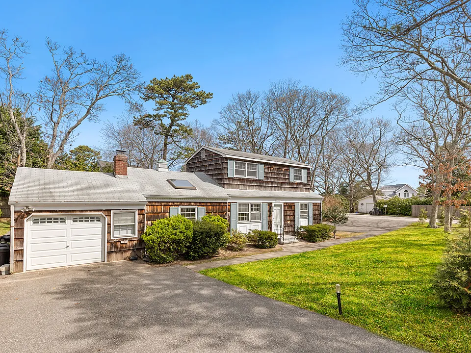35 Lynn Ave