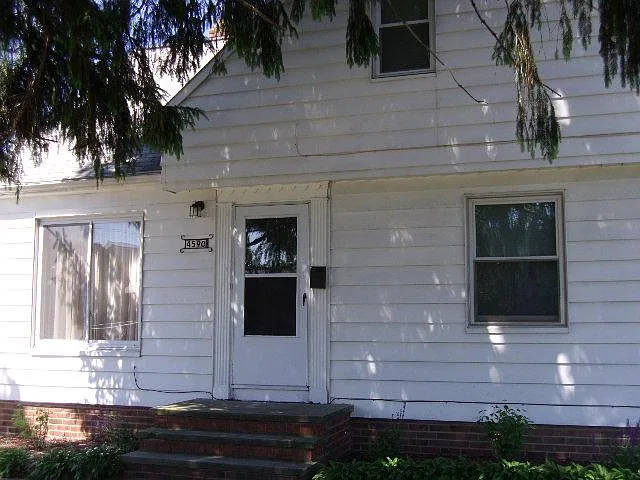 4590 Bentwood Dr photo 1