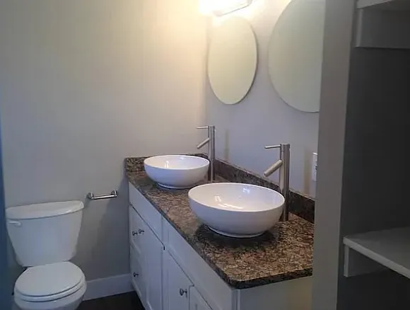 6 bed, 1696 sqft, $500 — Photo 3