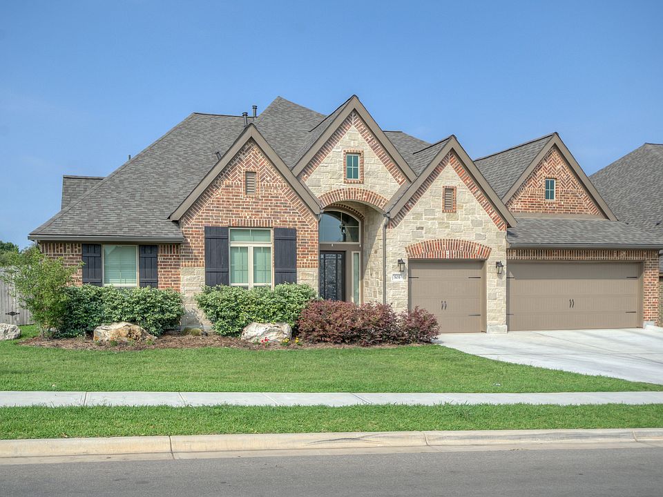 1st image of 505 Oak Brook Dr