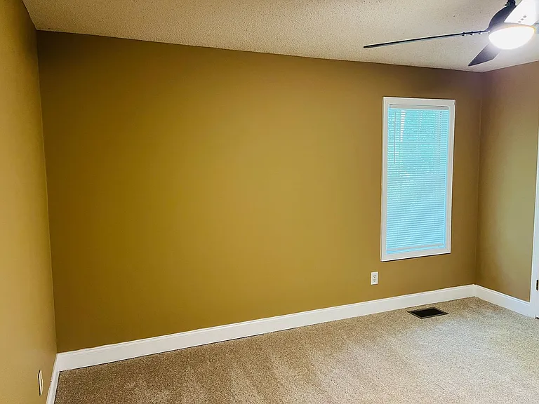 11-17 Jordan Rd — Photo 19
