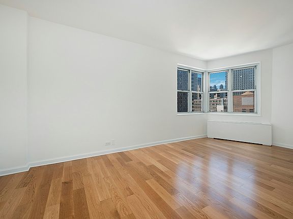 5th image of 300 E 40th St APT 25A