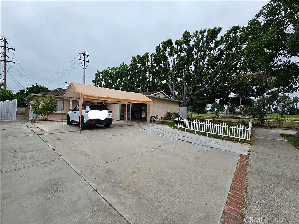 6 bed, 2248 sqft, $6,000 — Photo 1