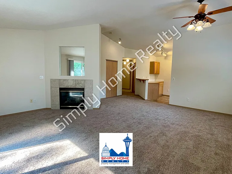 921 Avalon Ct SE — Photo 3