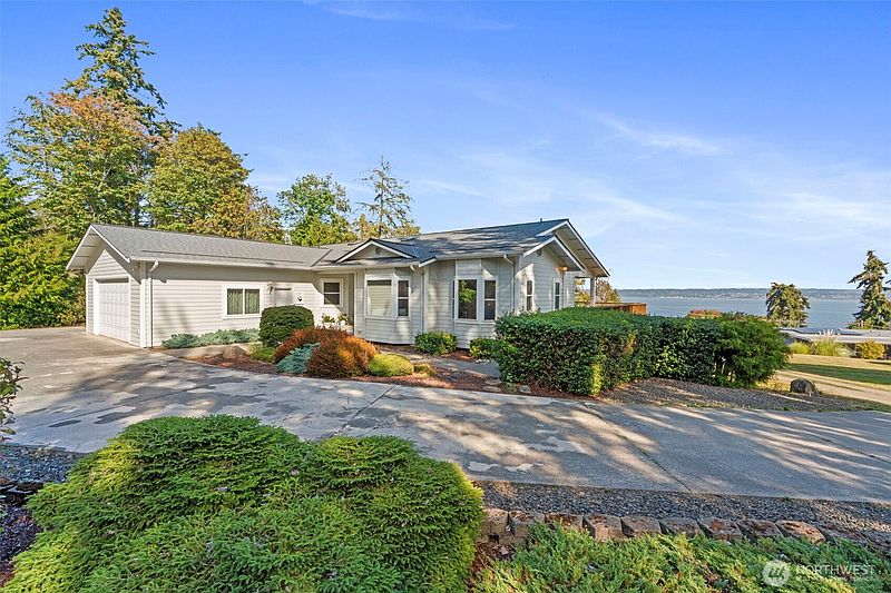 2nd image of 22853 NE Jefferson Point Road