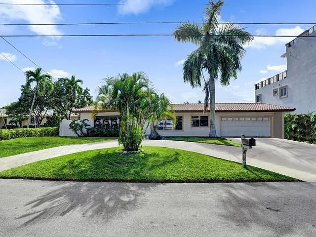 Building Photo - 2632 SE 10th Ct