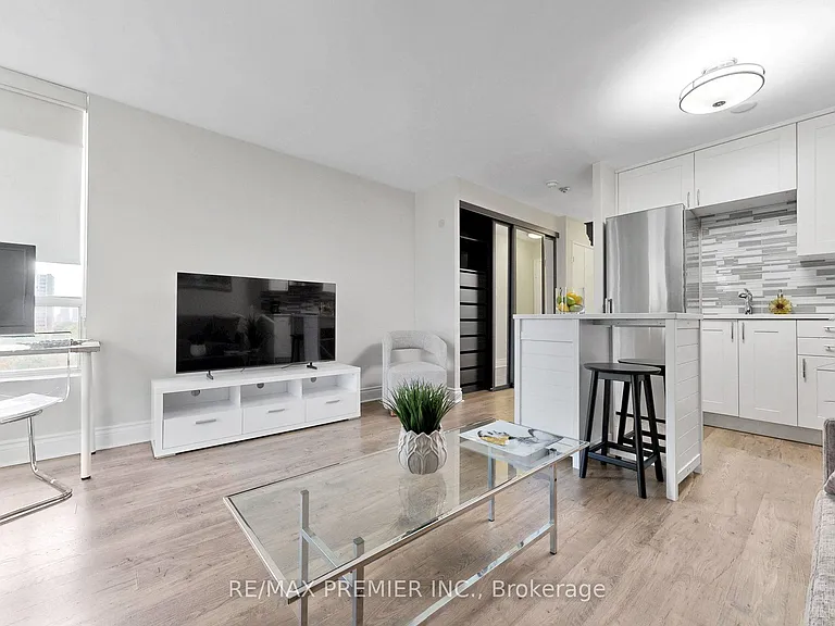 95 Prince Arthur Ave #Penthouse 824 — Photo 23
