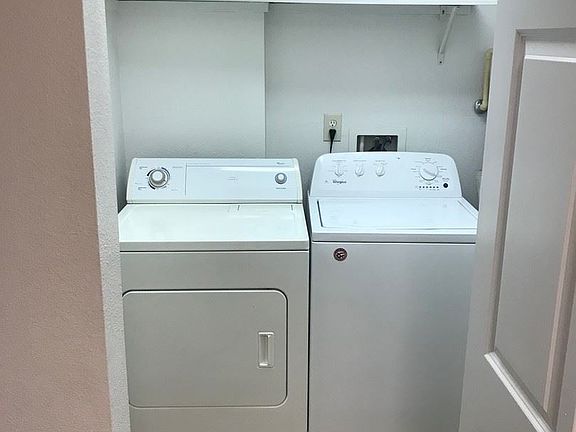 5th image of 3007 Borst Ave APT F2