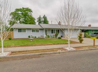 16909 SE Salmon St, Portland, OR 97233