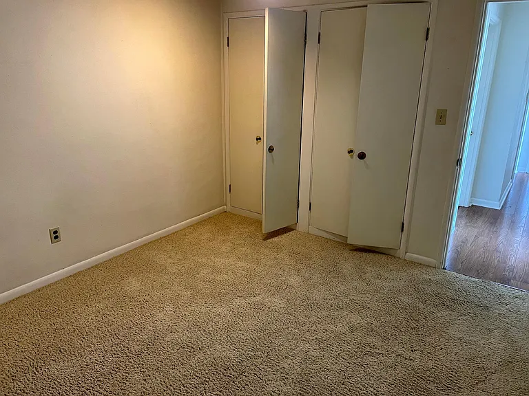 405 N State St — Photo 7