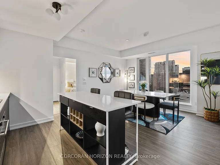 20 Edward St #Penthouse 1 — Photo 18