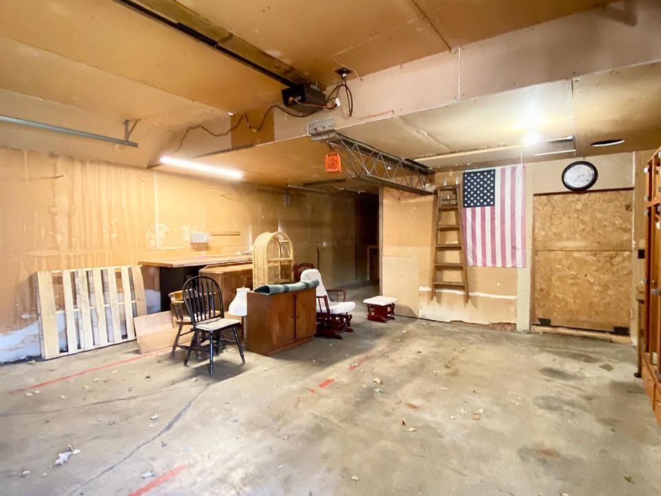 1st image of 221 Bernard St