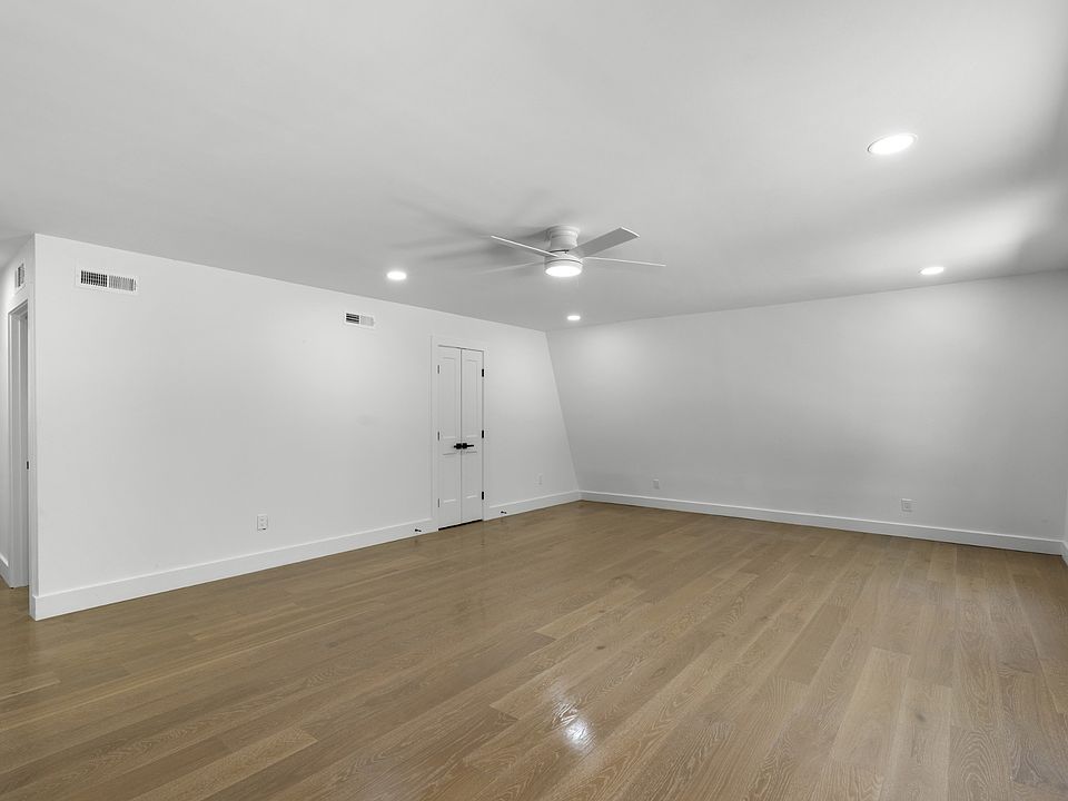 19th image of 7711 Steeplechase Ct
