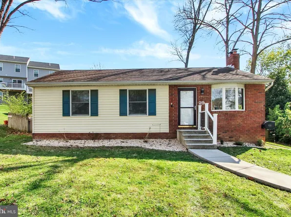 29 Meadowview Dr, Hanover, PA 17331