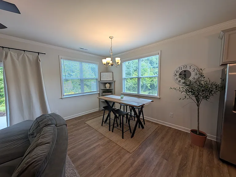 200 Bridge Point Dr — Photo 5