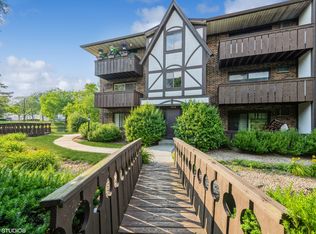 1002 Centurion Ln APT 5, Vernon Hills, IL 60061