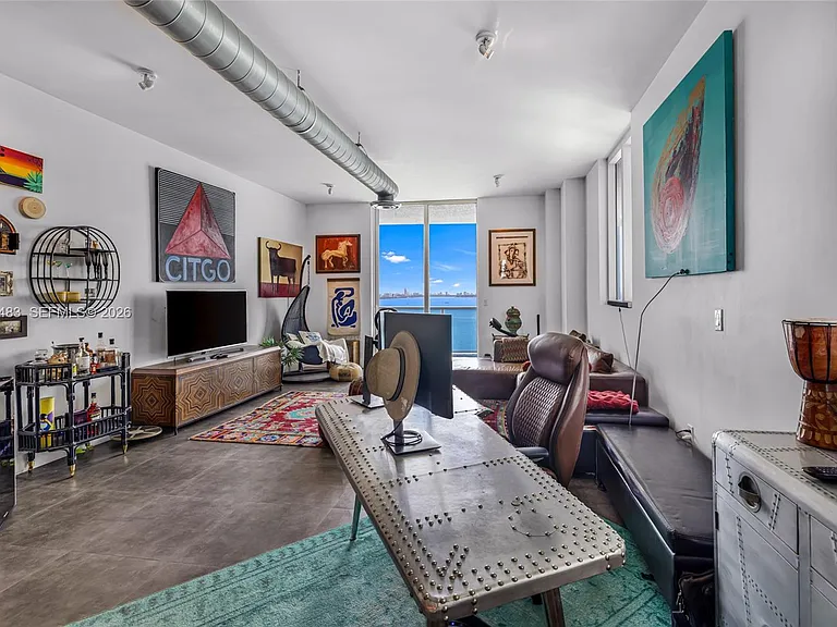 700 NE 25th St #1104 — Photo 5