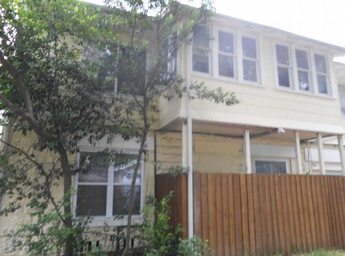 1st image of 810 24th Ave N