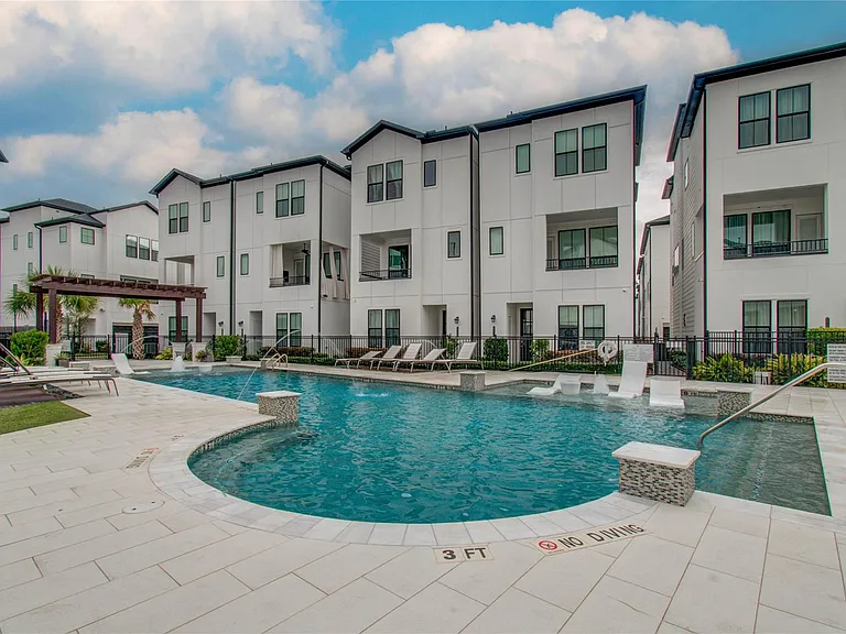 2810 Grand Fountains Dr #B — Photo 43