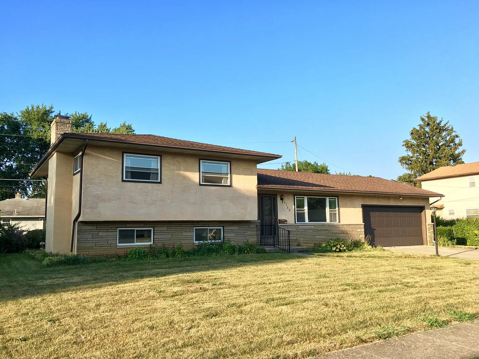 4788 Almont Dr photo 1