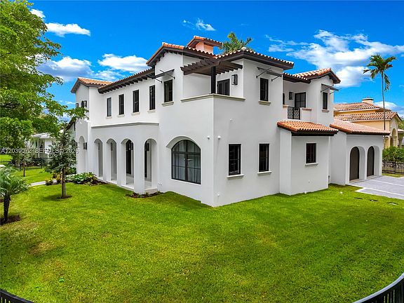 2nd image of 5111 Alhambra Cir