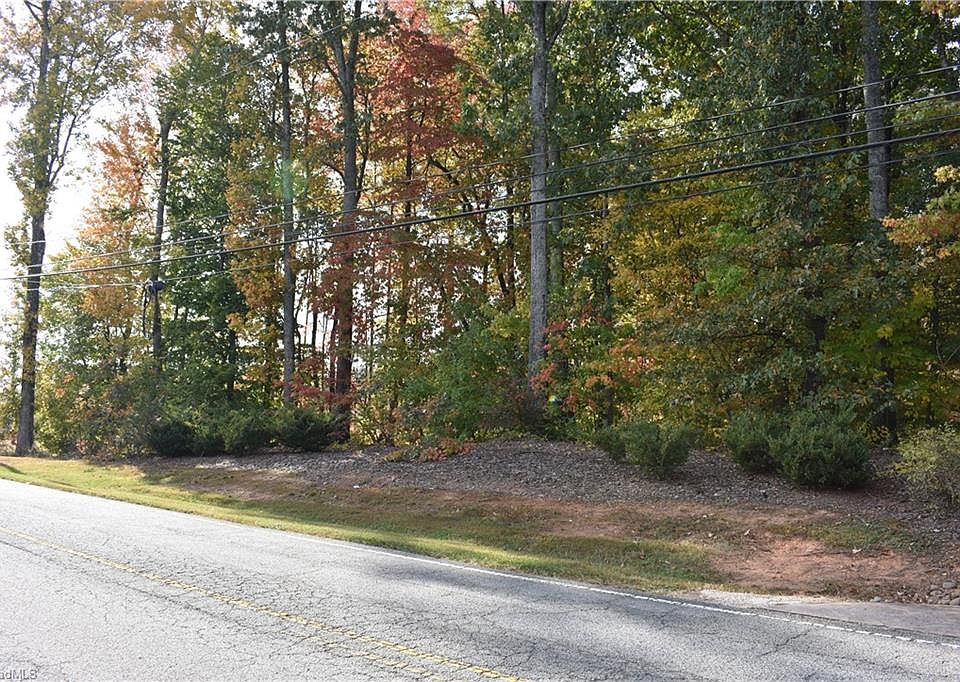 1st image of 642 Lee Rd