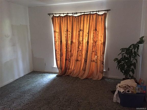 3rd image of 304 Briarbrook Dr