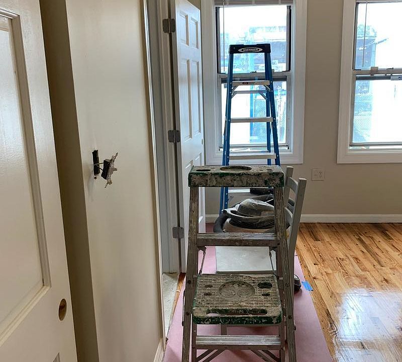 1st image of 2462 32nd St