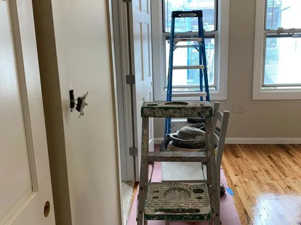 2462 32nd St, Astoria, NY 11102