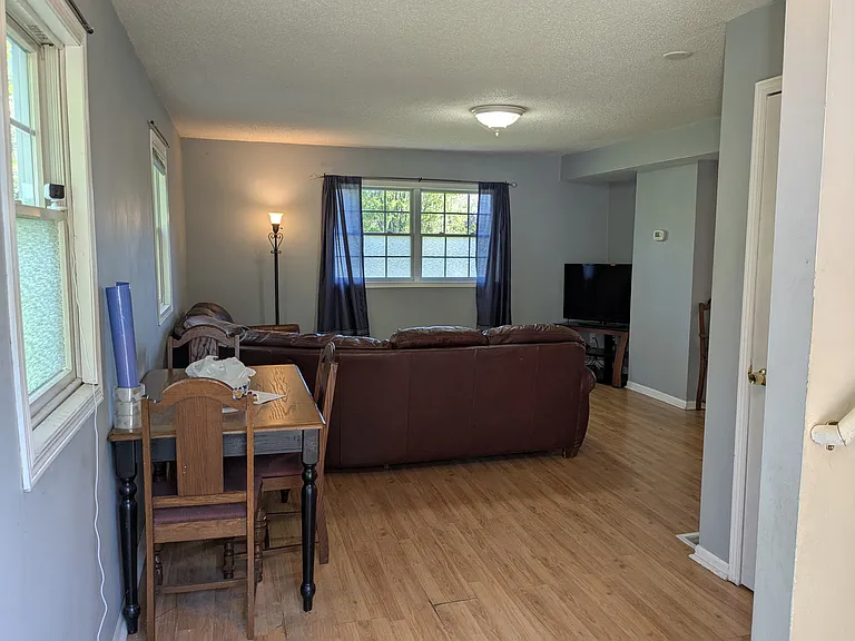 601 Broadway Ave — Photo 5