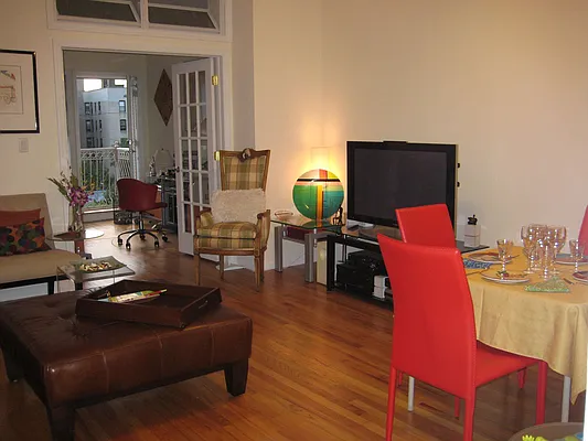 Rented by Halvatzis Realty | media 8
