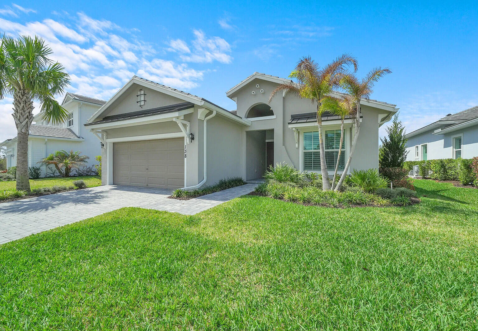 3 bed, 2.5 bath, 2807 sqft, $5,600 — Photo 2