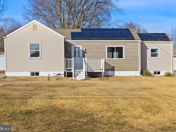 94 Phillips Ave, Hamilton, NJ 08610