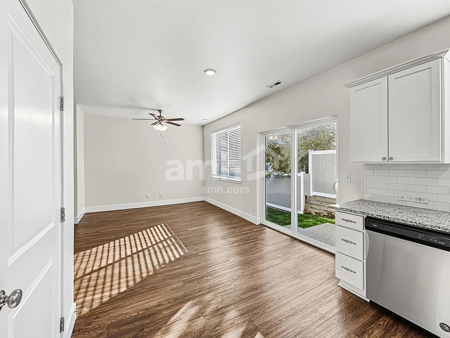 3 bed, 2.5 bath, 1471 sqft, $3,265 — Photo 4