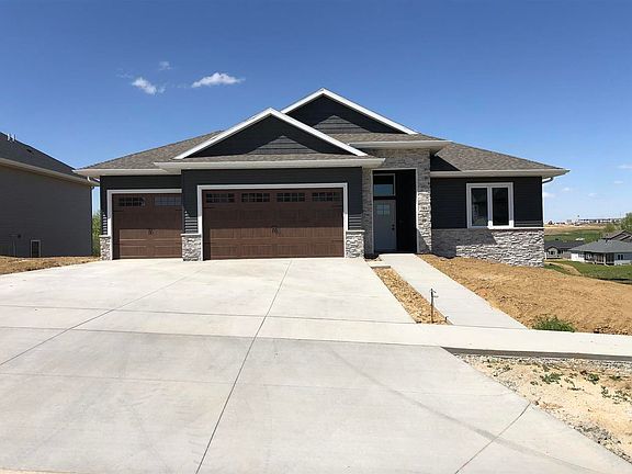 2nd image of 610 Rolling Hills Dr