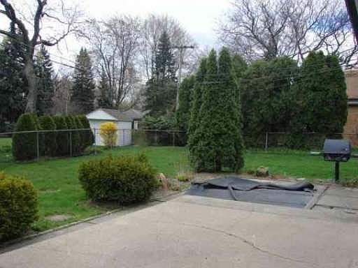 4th image of 21136 Thiele St