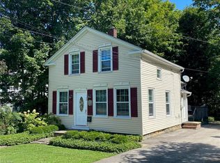 122 North St, Chardon, OH 44024
